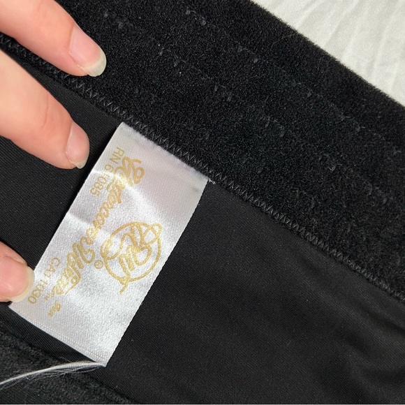 Pink bow corset - Picture 2 of 5